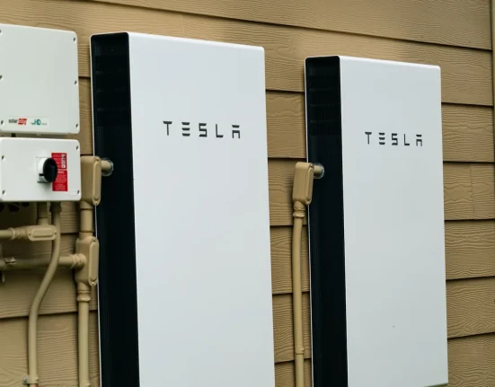 Au Texas, un propriétaire de Powerwall affirme que les 'nuits gratuites' surpassent le crédit de 800 $ de Tesla