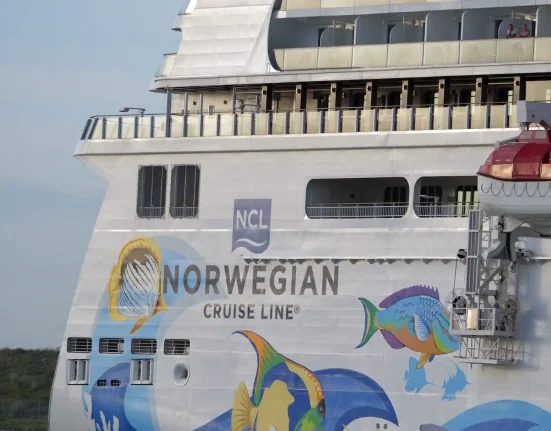 Des courriels frauduleux avec des détails de réservation réels ciblent les passagers de Norwegian Cruise, enquête en cours.