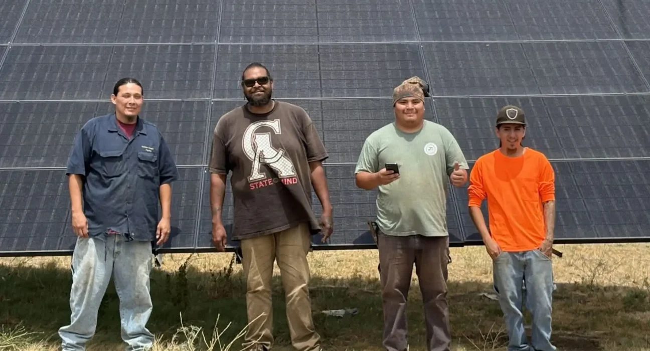 « Énergie solaire et batteries : assurer les services tribaux en Californie lors des coupures de courant »