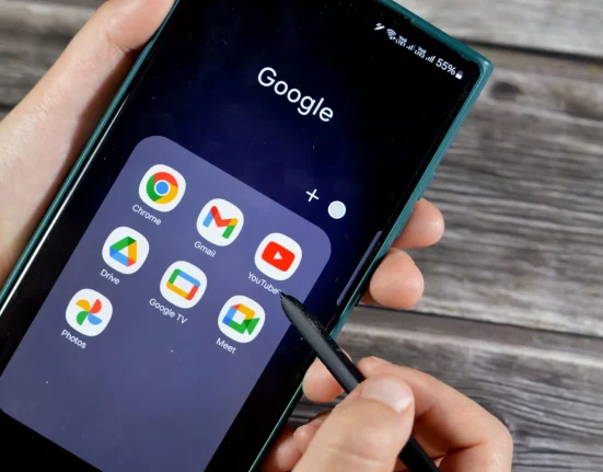 L'IA de Google : Transformer les insights d'emails et de photos en pistes pour le ciblage publicitaire