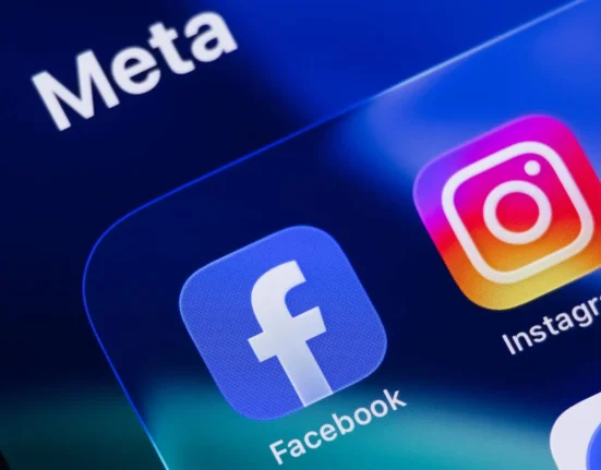 Meta supprime 3,7 millions de comptes Facebook et Instagram en Afrique de l'Ouest, et des opérations de police libèrent 117 personnes.