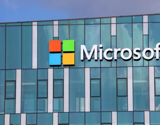 Microsoft Docs alerte sur un 'cercle vicieux' de son IA menaçant l'intégrité du web