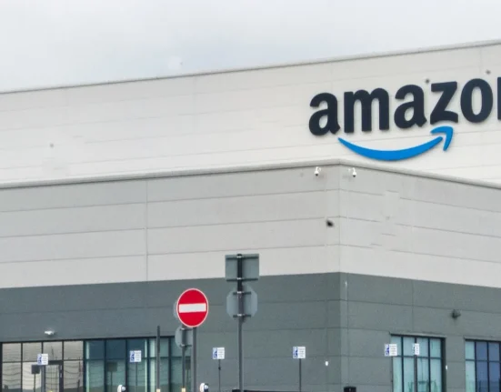 Oregon suspend la majorité des permis de nouveaux centres de données jusqu'en juillet, Amazon alerte sur des milliards de dollars en jeu