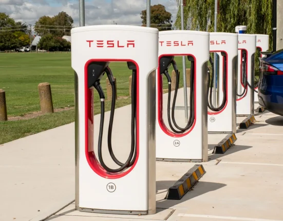 Propriétaire de Chevy Bolt surpris par le coût des Superchargeurs Tesla après seulement 6 minutes de charge.