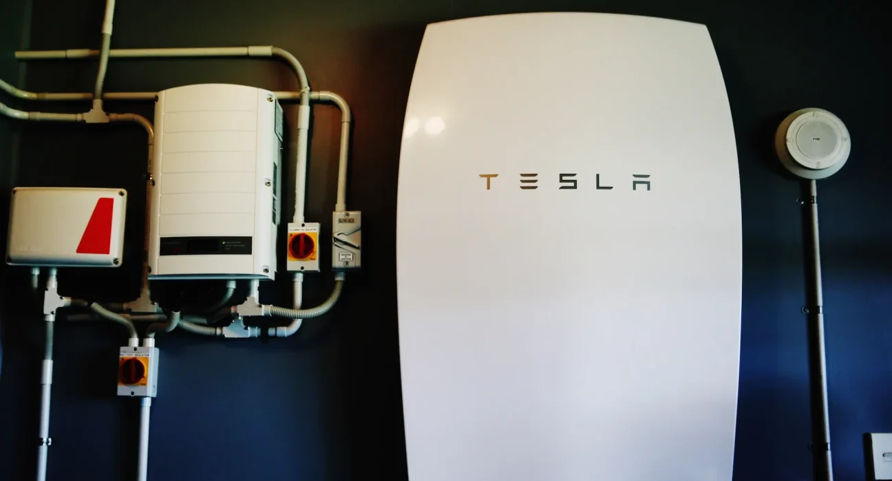 Propriétaire de Powerwall 3 : Les coupures nécessitent toujours un interrupteur manuel, des internautes évoquent une installation incorrecte
