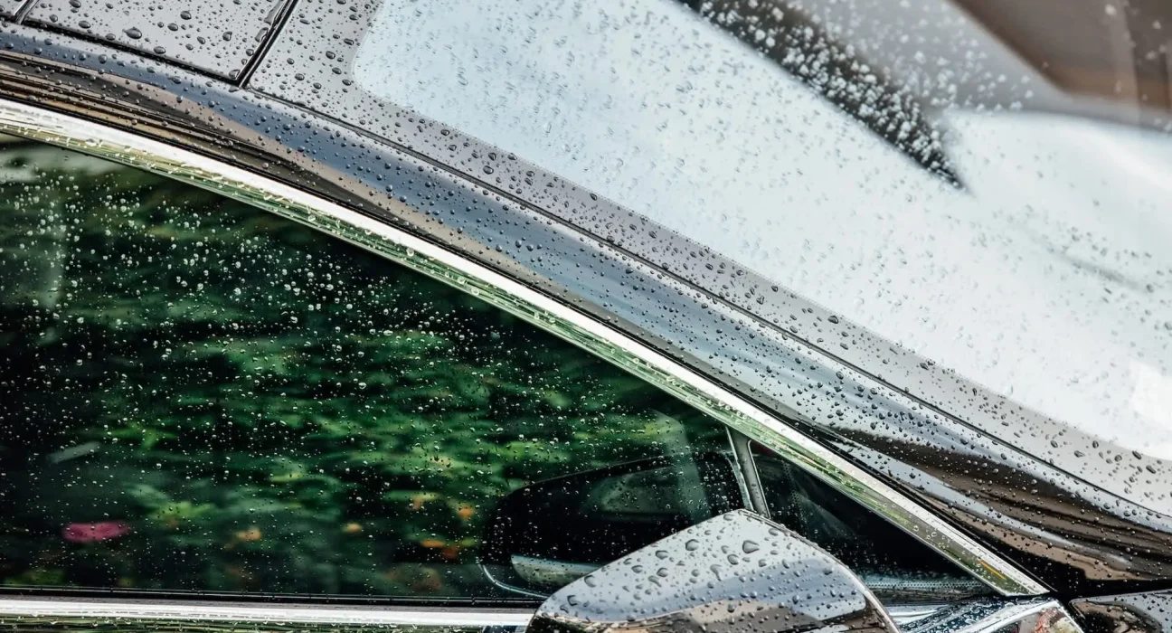 Propriétaire de Tesla Model Y usagée reçoit une facture de 7 345 $ après un lavage auto en raison d'une défaillance de joint