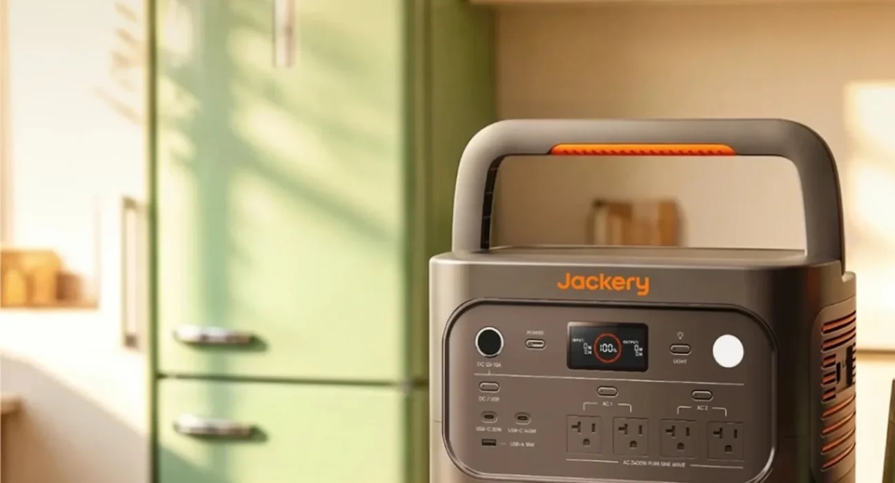 Propriétaire de nouveau générateur cherche des réponses après une chute de 10% de la batterie en branchant un réfrigérateur, même avec l'alimentation secteur active.