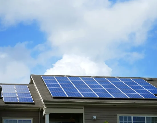 Propriétaire de panneaux solaires en Californie : Les tarifs de pointe effacent les crédits annuels de facturation
