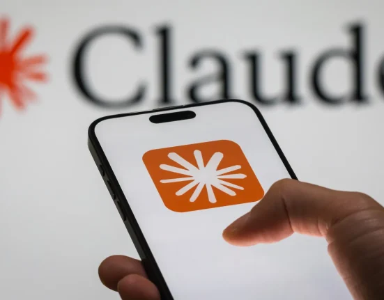 Réactions après que Claude signale un utilisateur comme mineur : 'Les données optionnelles désactivées' ne garantissent pas la confidentialité
