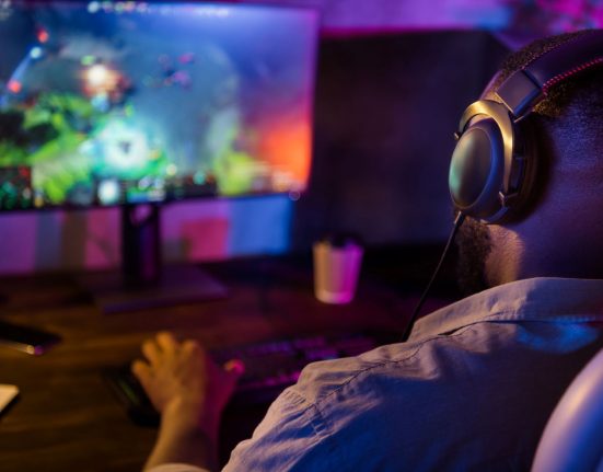 Sega sous le feu des critiques pour le remaster à 40 $ de Shogun 2 : Bugs, visuels défaillants et rumeurs d'utilisation de l'IA