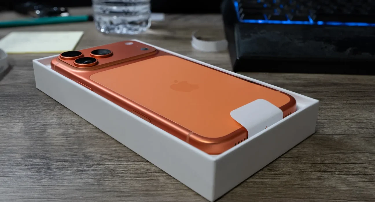 Un acheteur américain se retrouve sans service avec son iPhone 17 Pro Max, le vendeur exige son retour après qu'il ait été signalé volé