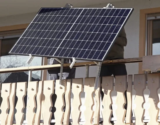 Un projet solaire de balcon de 3 m² en Espagne : économisez sur vos factures grâce à une batterie offerte