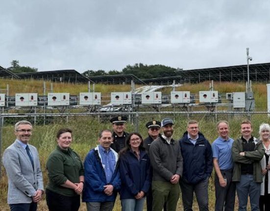 Une ville du New Hampshire transforme une décharge en projet solaire, économisant 4 millions de dollars pour les contribuables.